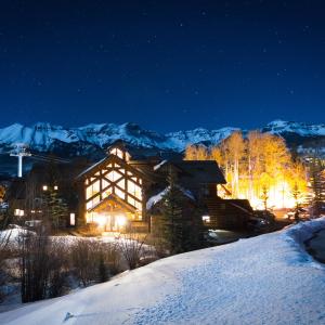 Booking.com ChatGPT ad — Telluride Skiing