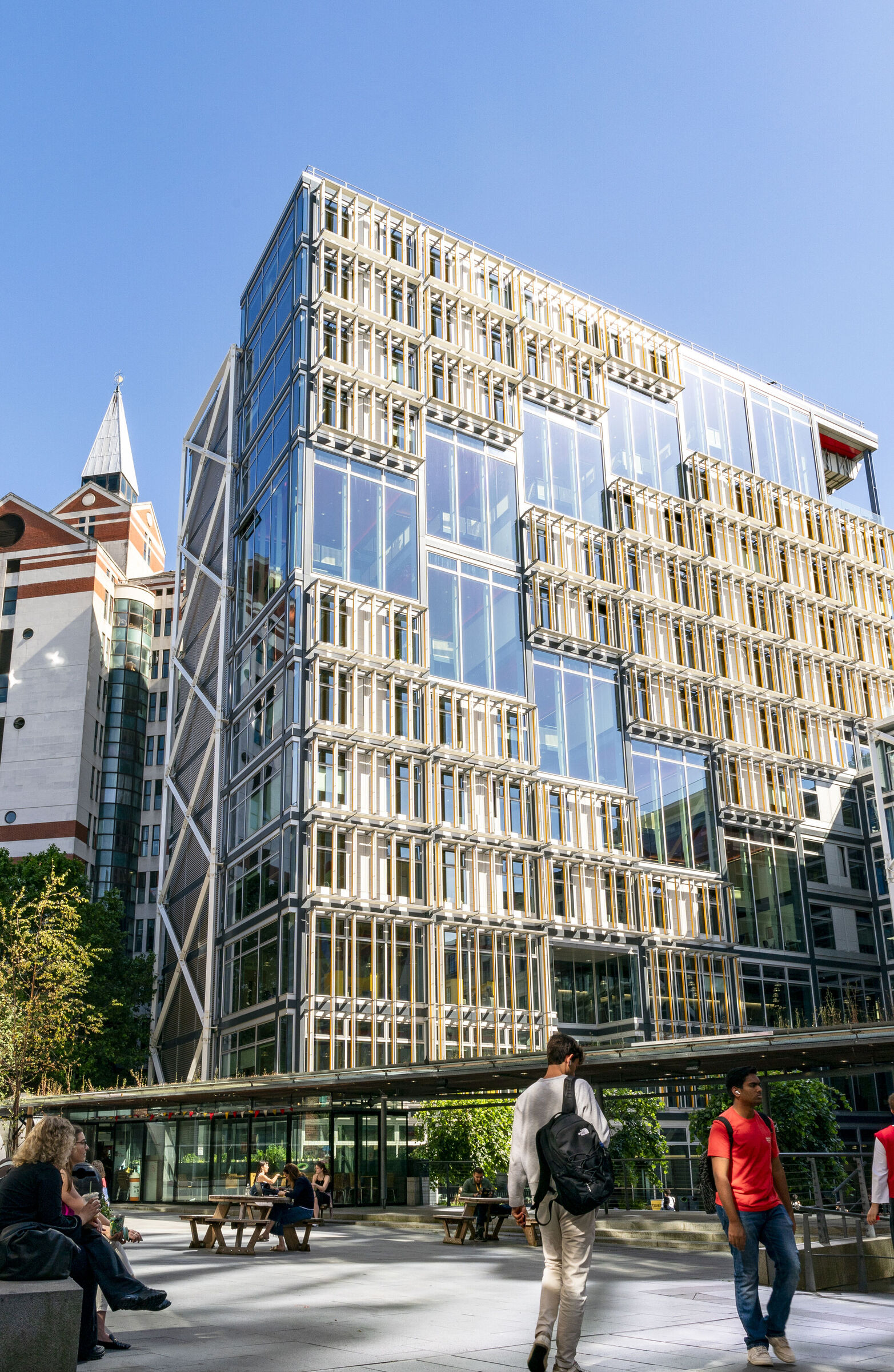 The London School of Economics and Political Science ChatGPT ad — Lead Change in Health Systems in Business Consulting
