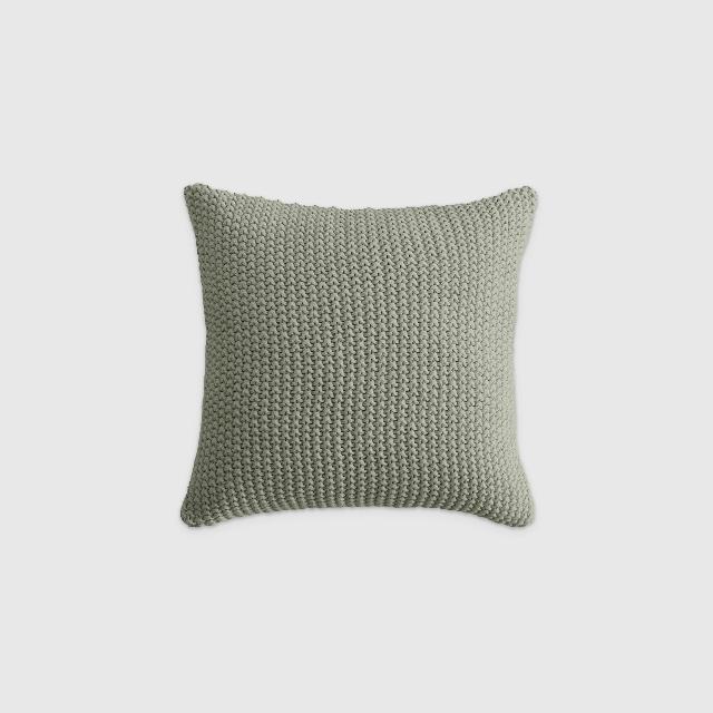 Quince ChatGPT ad — Artisanal Wool Pillow Covers?