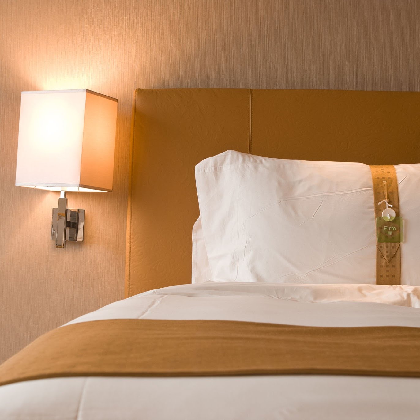 Super.com ChatGPT ad — Last Minute Hotel Deals Today