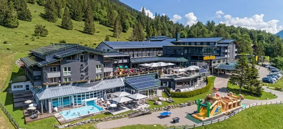Familux Resorts ChatGPT ad — Trampoline & castle