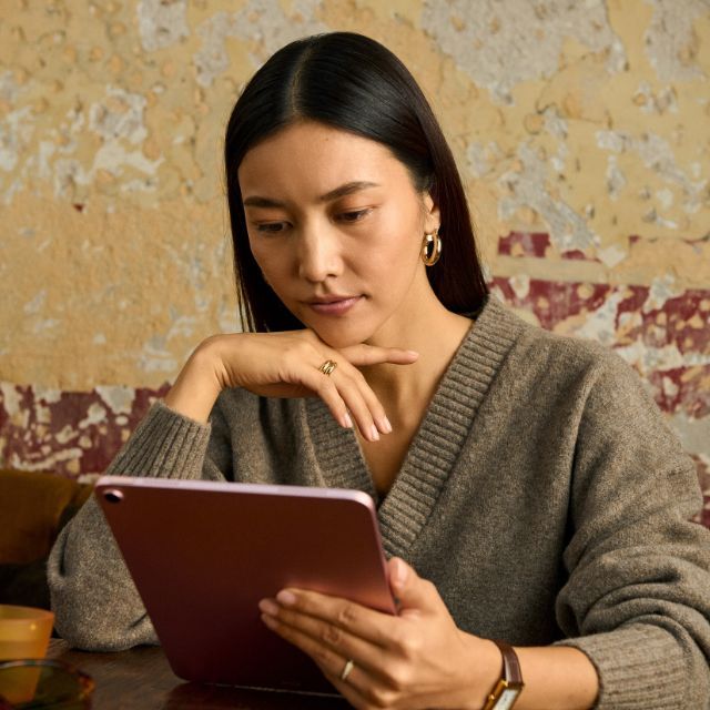 HubSpot ChatGPT ad — Discovery Call Questions in Business Consulting