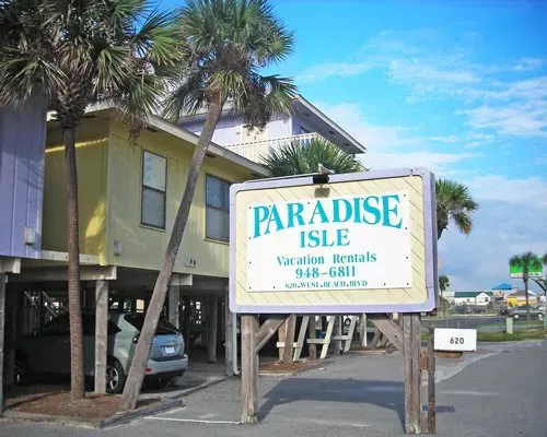 RCI ChatGPT ad — PARADISE ISLE RESORT in Indoor Trampoline Parks & Family Entertainment Centers
