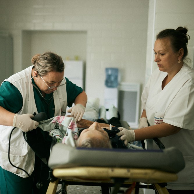 Doctors Without Borders ChatGPT ad — Power Our Patient Care