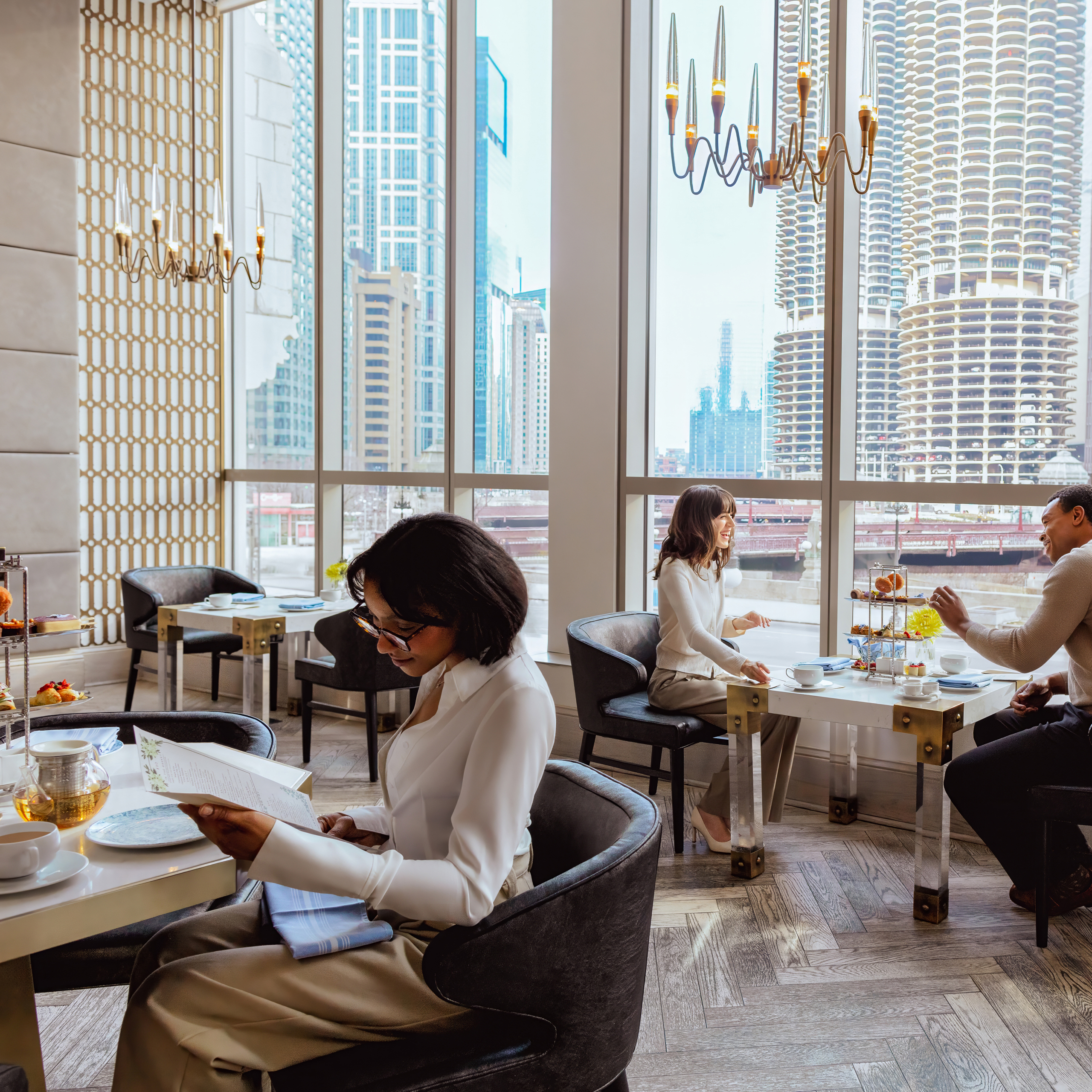 Hilton ChatGPT ad — Plan Your Chicago Stay