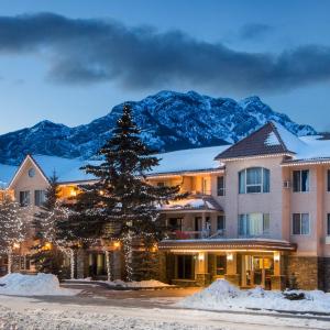 Booking.com ChatGPT ad — Canada Ski Resorts