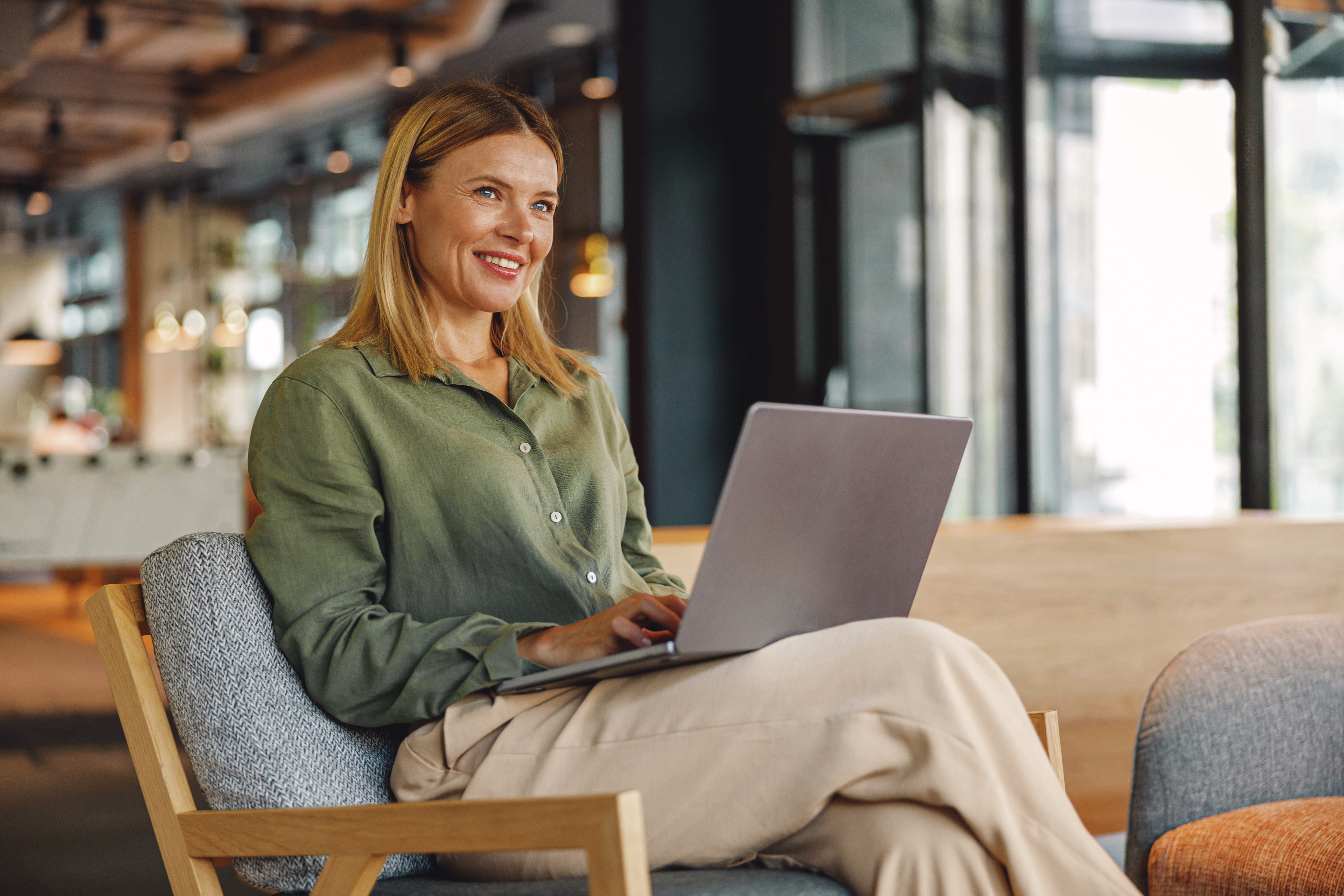 Workwell North America ChatGPT ad — Compliance-First EOR Solutions