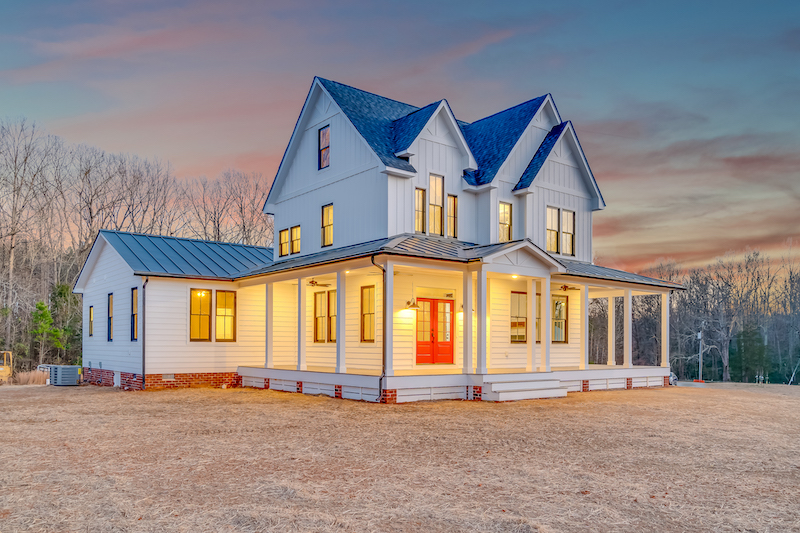 Hi-Tech Windows & Siding ChatGPT ad — Expert Siding Installation for New England Homes