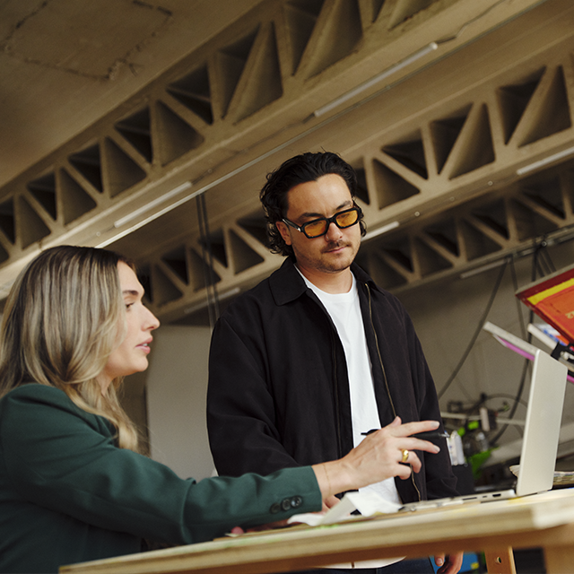 Intuit Quickbooks ChatGPT ad — Manage Invoices &amp; Bills