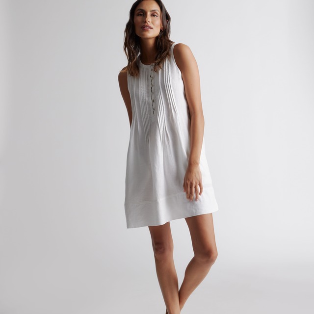Quince ChatGPT ad — Women's linen clothing