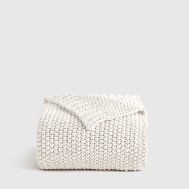 Quince ChatGPT ad — Luxe housewarming gifts in E-commerce & Retail