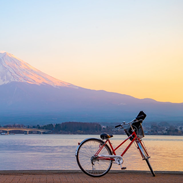 Expedia ChatGPT ad — Japan All-Inclusive Packages