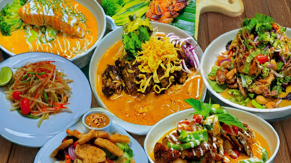 DoorDash ChatGPT ad — Top Thai Food Nearby