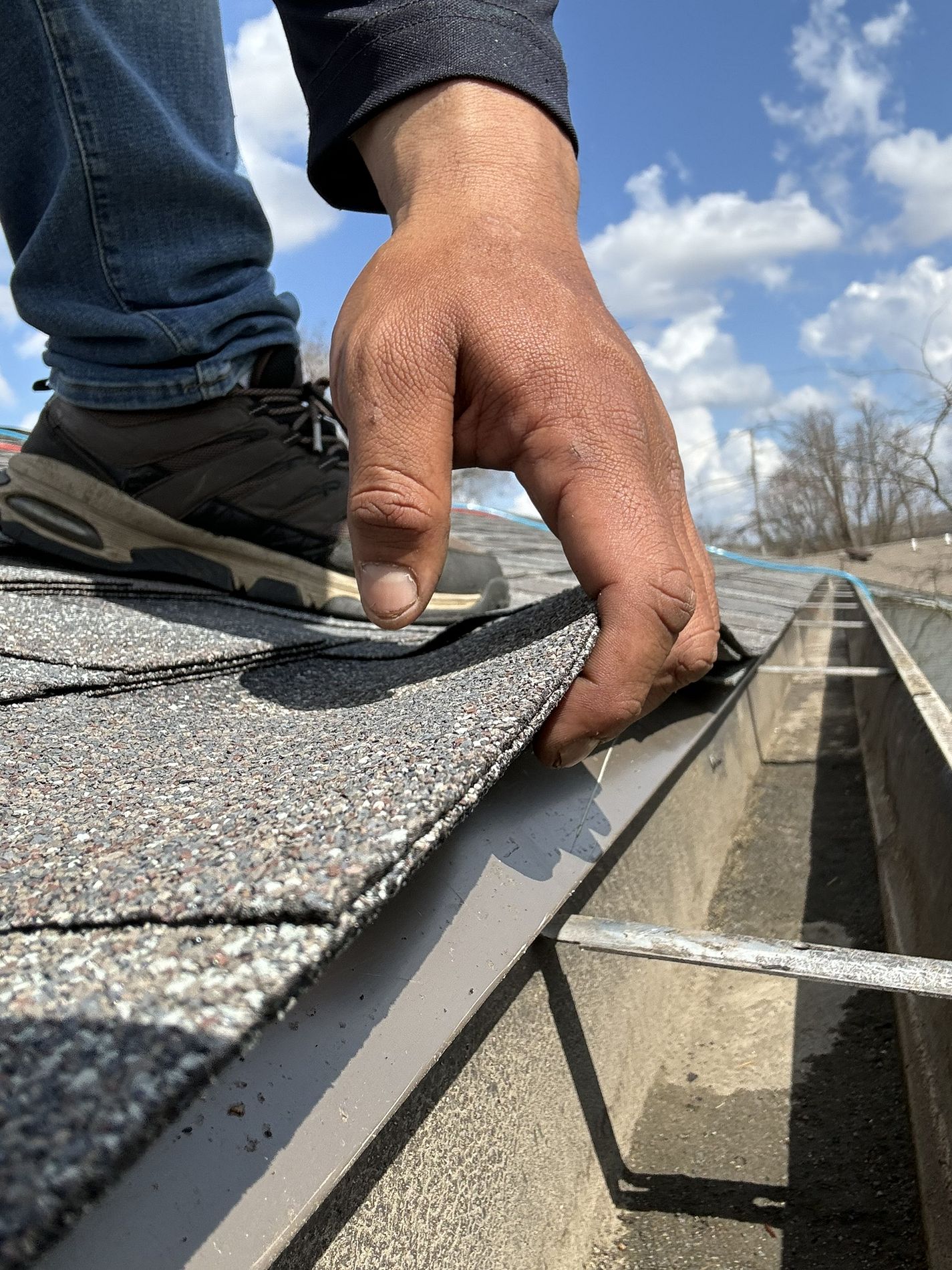 Five Points Roofing ChatGPT ad — How's your roof? Get a free roof inspection today in Roofing Services